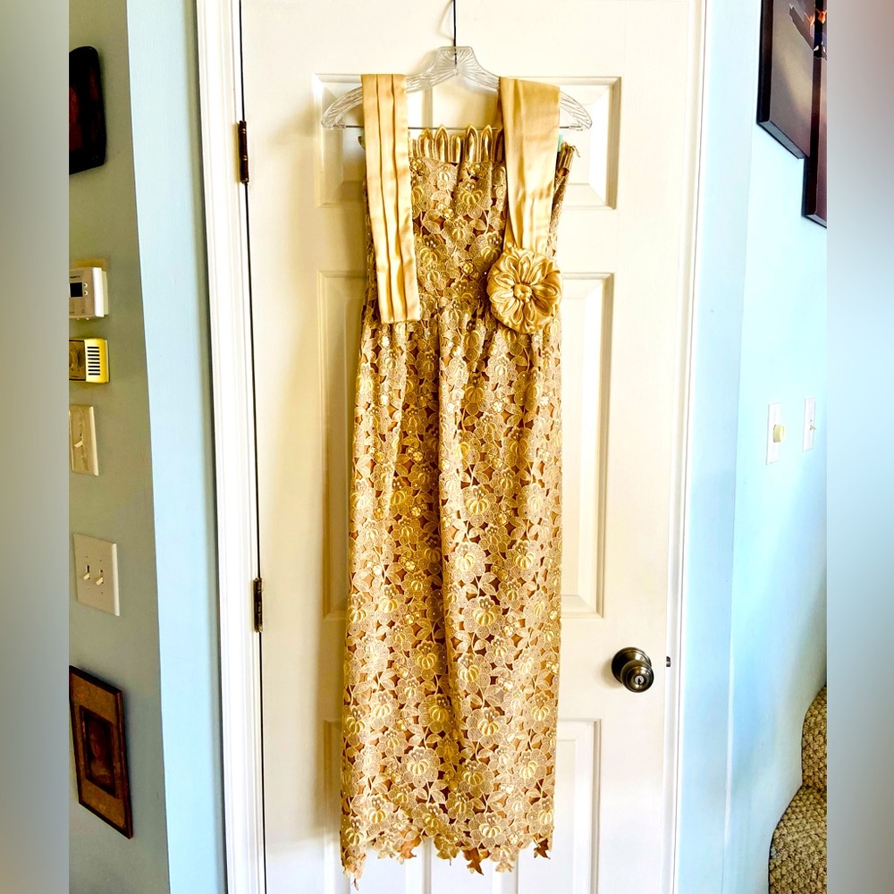 Handmade Design Champagne Lace Strapless Sparkle Gown. - Picture 6 of 9